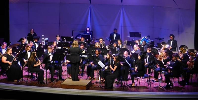 Symphonic Winds concludes spring performance tour with timely MC concert