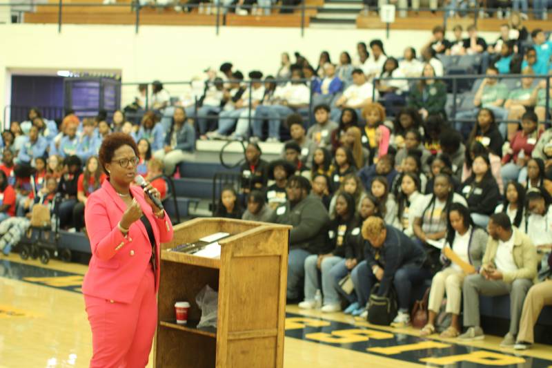 Judge Carlyn Hicks, Hinds County Court Justice and MC Law alum, addresses future leaders attending the Capital Area Student Council Workshop at Mississippi College.