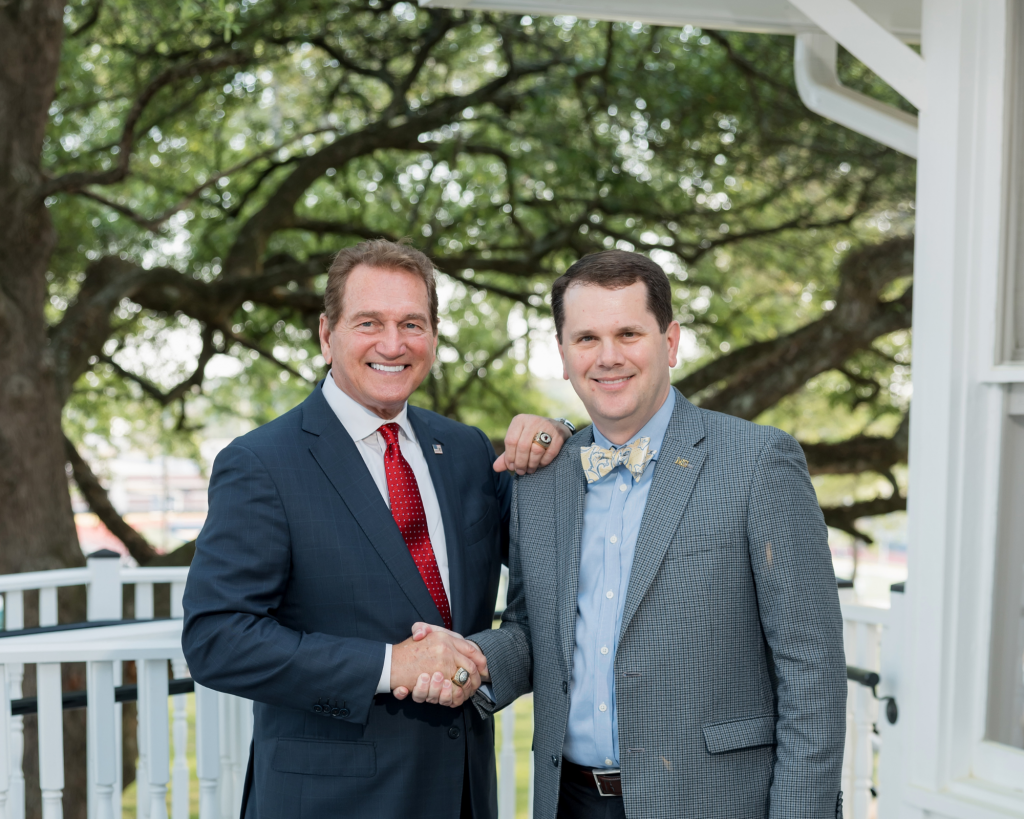 All-Pro quarterback Joe Theismann shared story of triumph over tragedy during 2023 Athletics Dinner